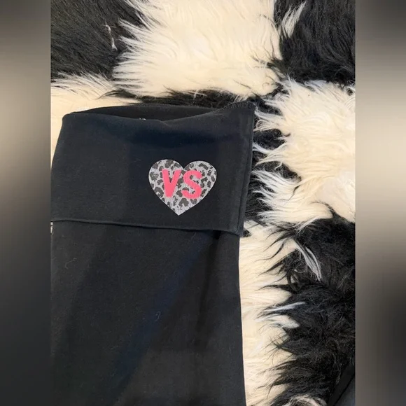 Victoria's Secret PINK Black Flare Leggings with Pink Heart Logo - Picture 3 of 7